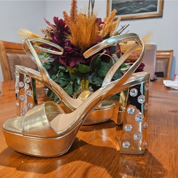 Steve Madden Laudre Gold Metallic Ankle Strap Open Toe Block Heeled Sandals - Picture 7 of 10